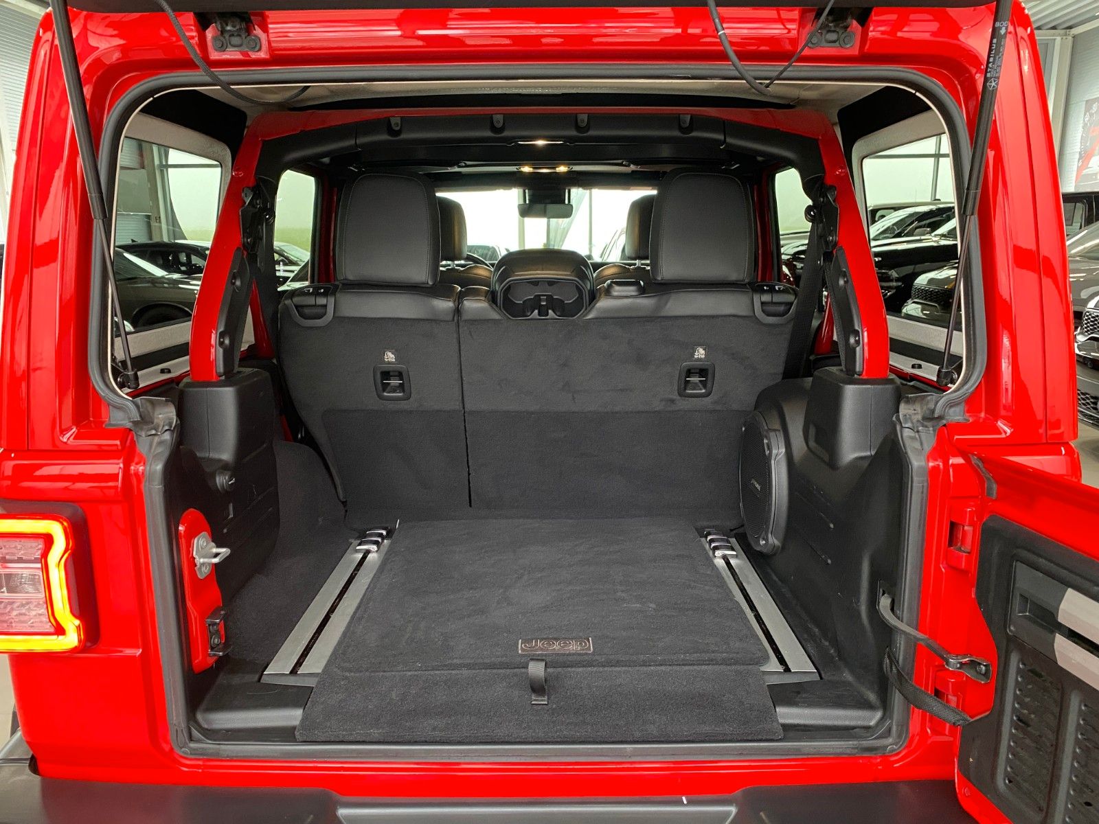 Fahrzeugabbildung Jeep Wrangler 2.2 CRDi Sahara Night Edition +Garantie