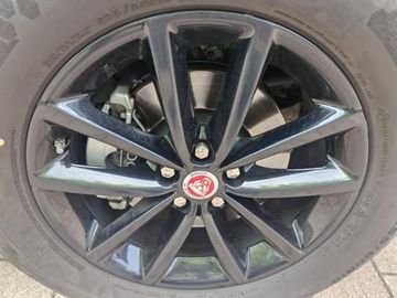 Jaguar F-Pace - 12