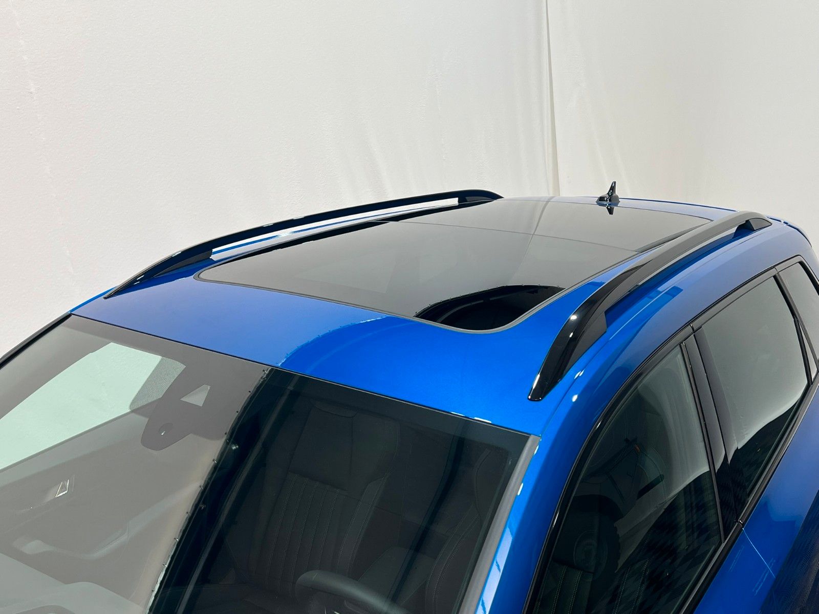 Fahrzeugabbildung SKODA Karoq Sportline 4x4 -Leder - AHK - Pano - Rfk