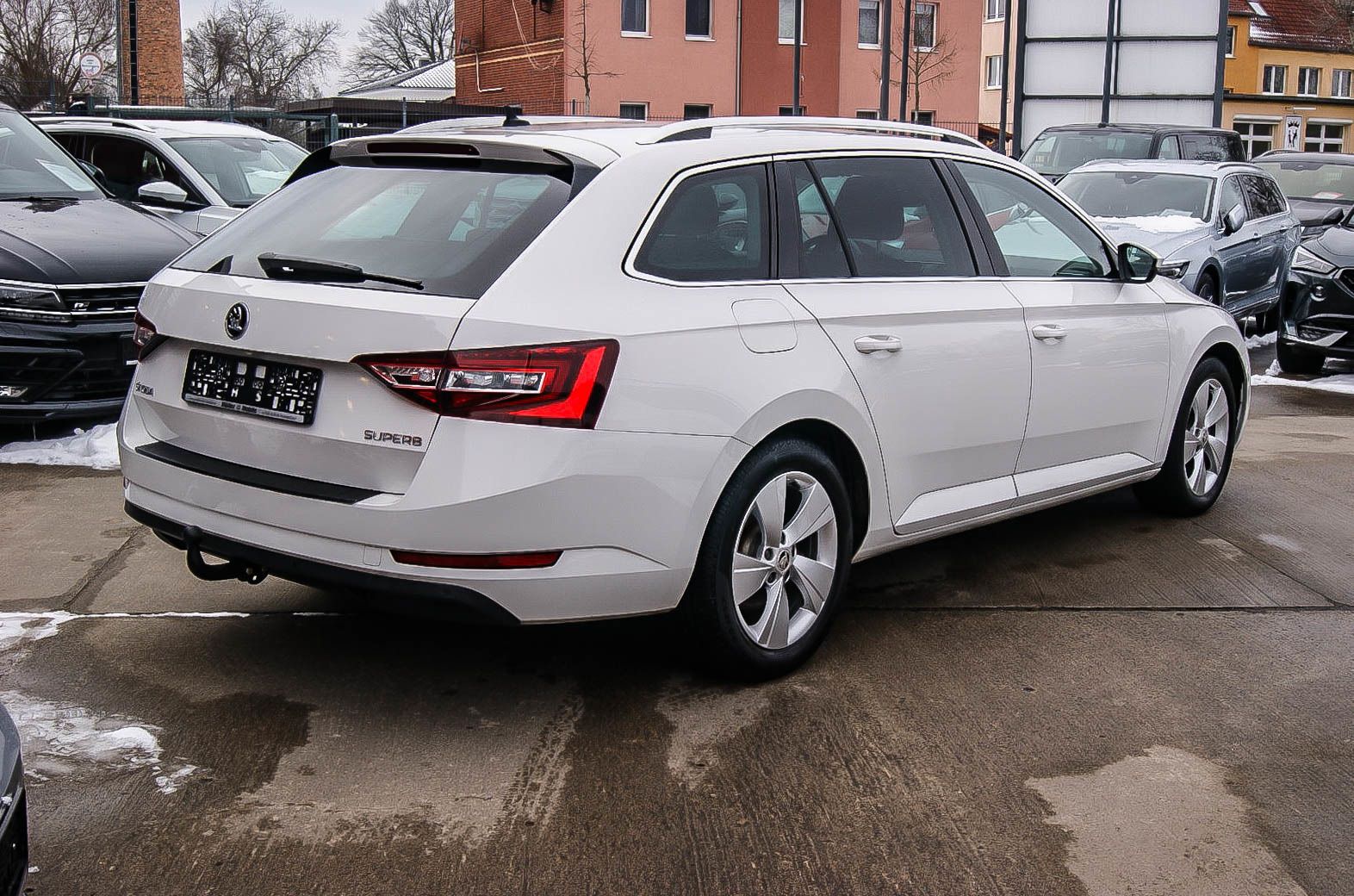 Fahrzeugabbildung SKODA Superb Combi 20TDI Style DSG NAVI AMUNDSEN XENON