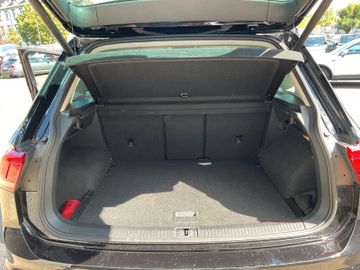 Volkswagen Tiguan - 11