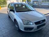 Ford Focus Automatik Kombi - Ford Focus aus 2005: Kombi