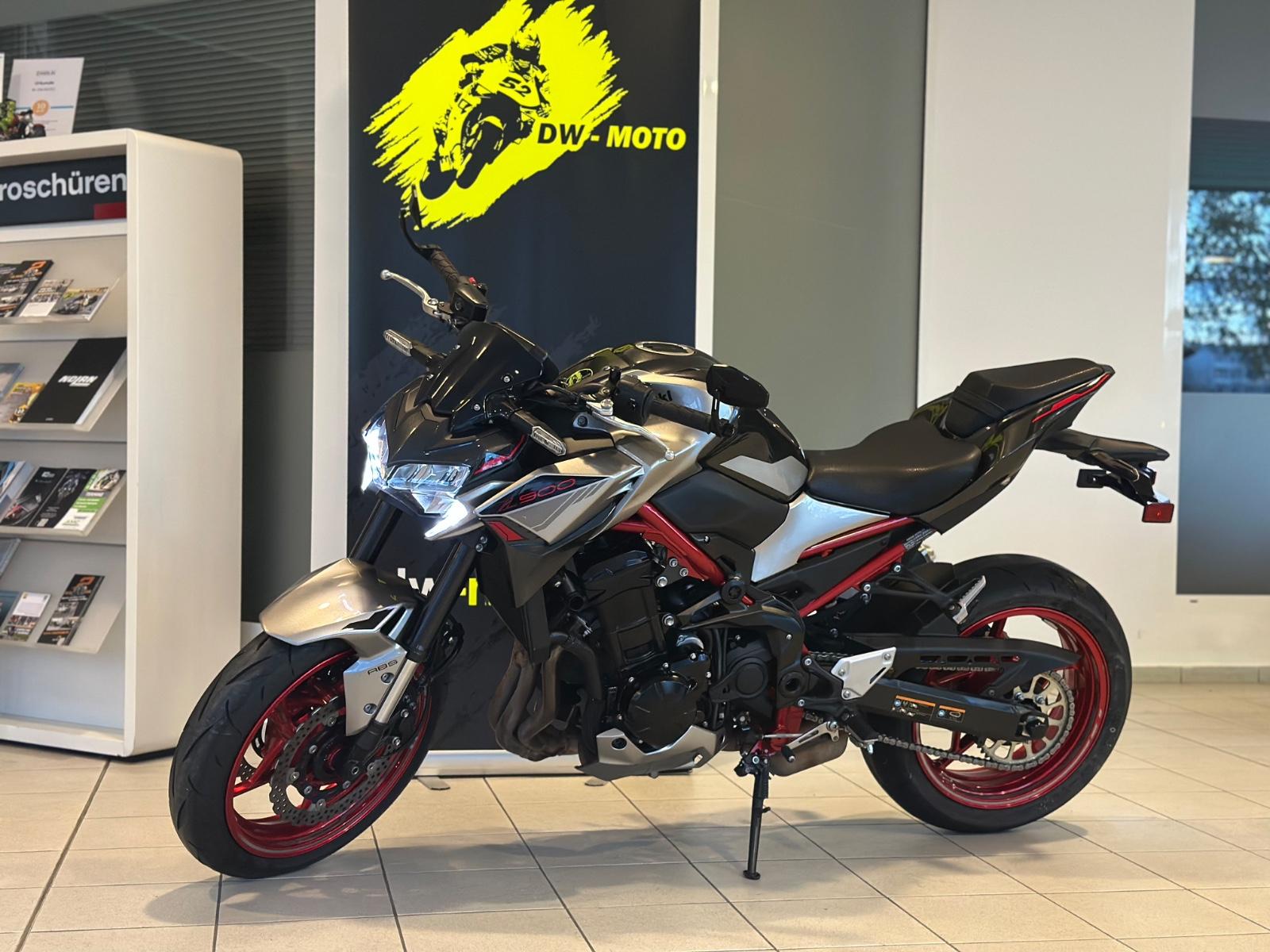 Kawasaki Z900 / Werksgarantie / Service neu