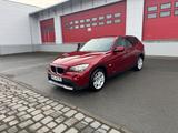 BMW X1 sDrive 1,8 - BMW X1: Rot