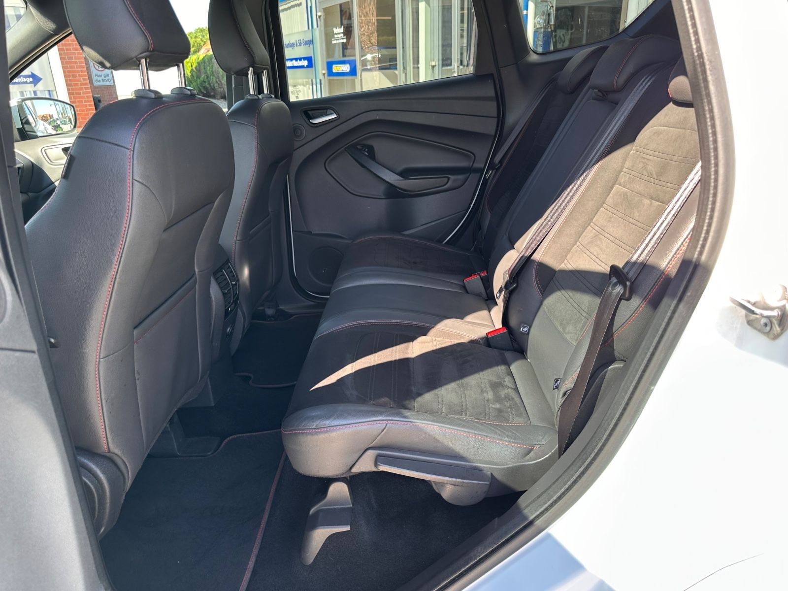 Fahrzeugabbildung Ford Kuga ST-Line 2.0 TDCi AHK/Navi/BiXenon/SHZG