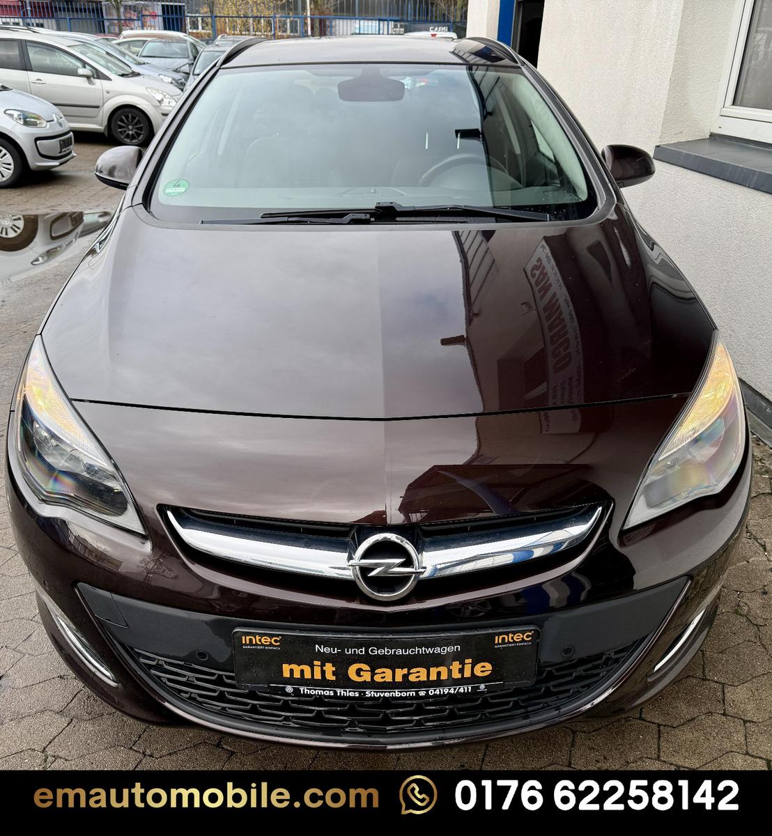 Opel Astra 2012 — photo 21