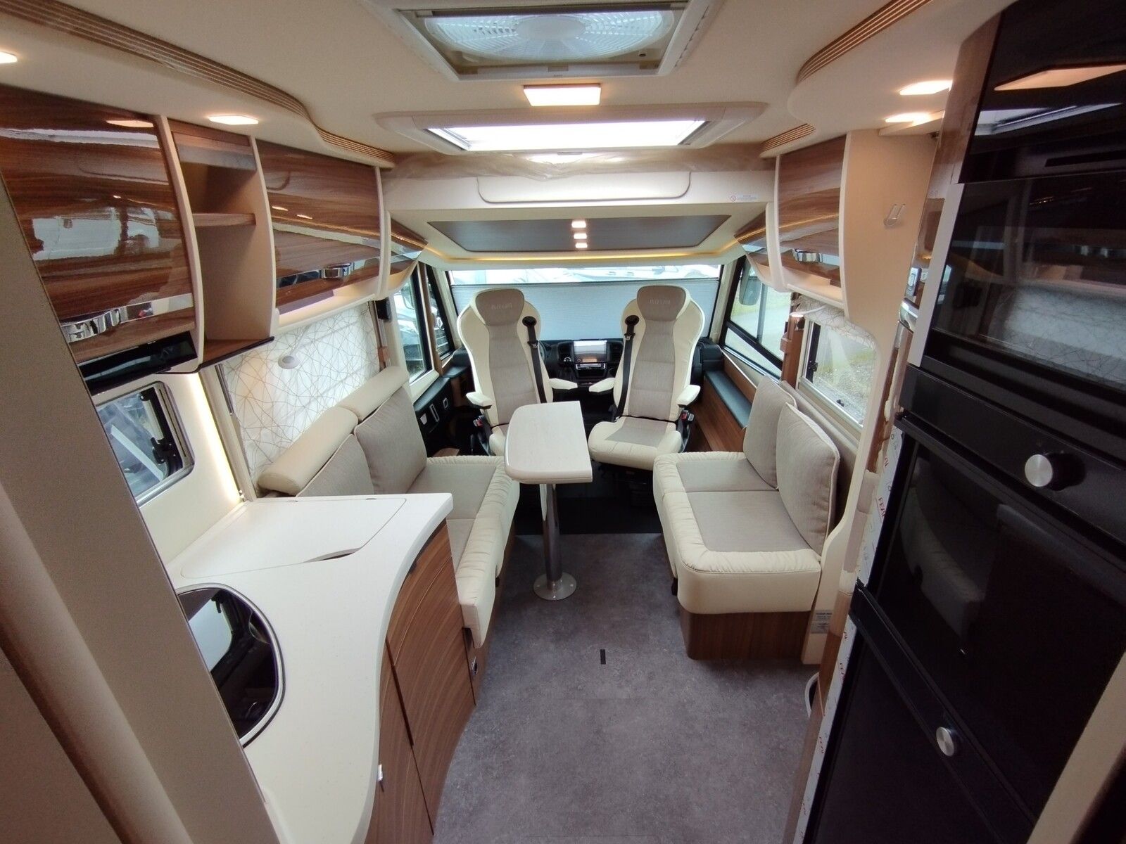 Fahrzeugabbildung Eura Mobil Integra I 760 QF SAT,Solar,Klimaanlage,TV,RK