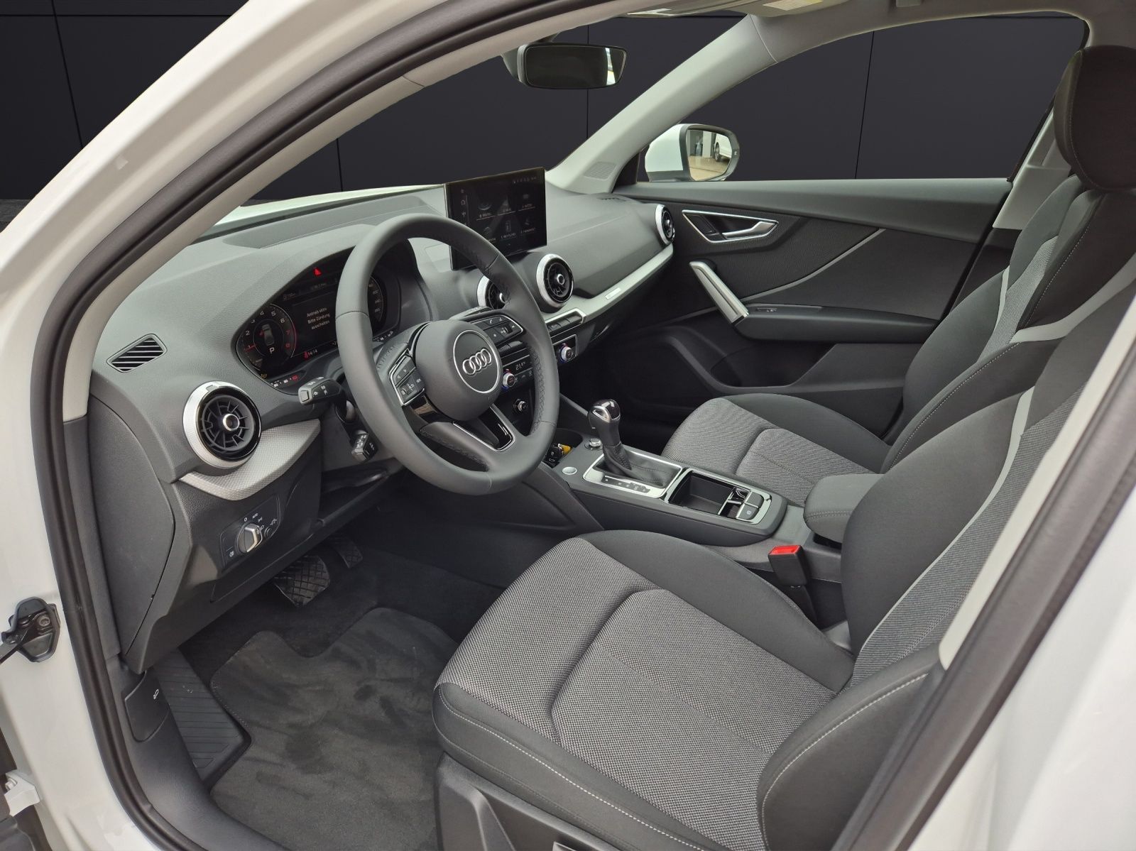 Fahrzeugabbildung Audi Q2 35 TFSI advanced S-tronic LED AVC GRA PDC SH