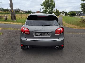 Porsche Cayenne - 4