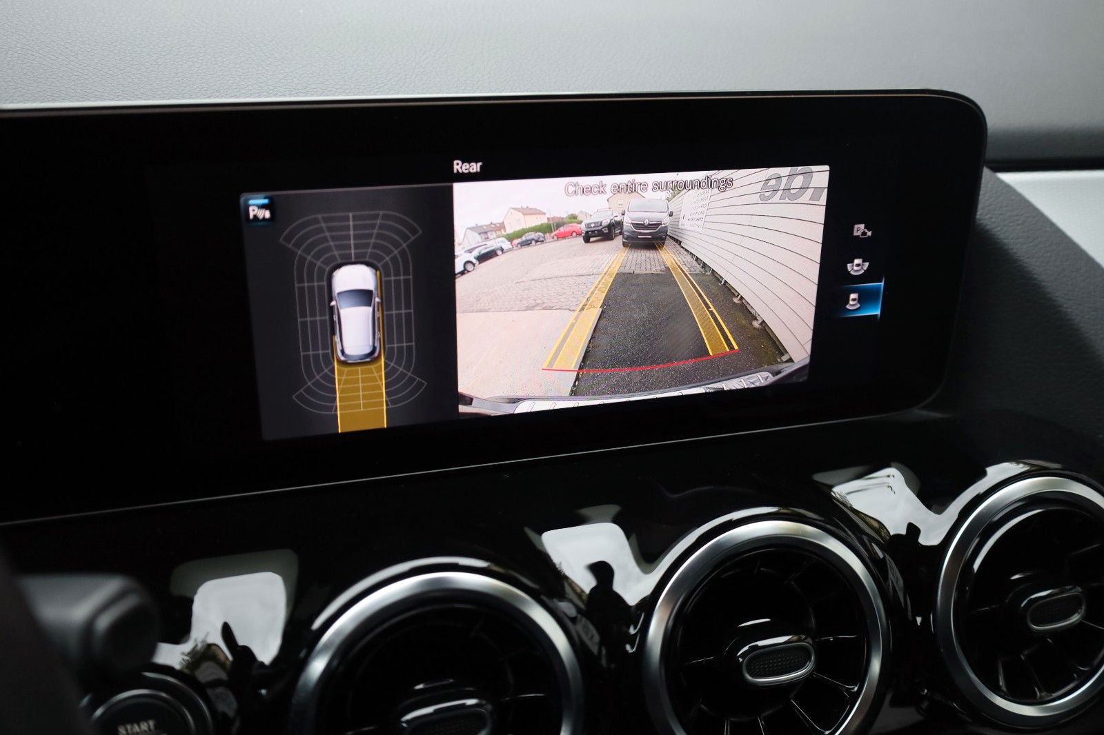 Fahrzeugabbildung Mercedes-Benz GLA 200 d, Style T.Leder,Navi,LED,SH,Kamera,DAB