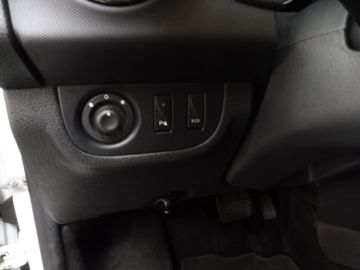 Dacia Sandero II Laureate, 8-fach bereift