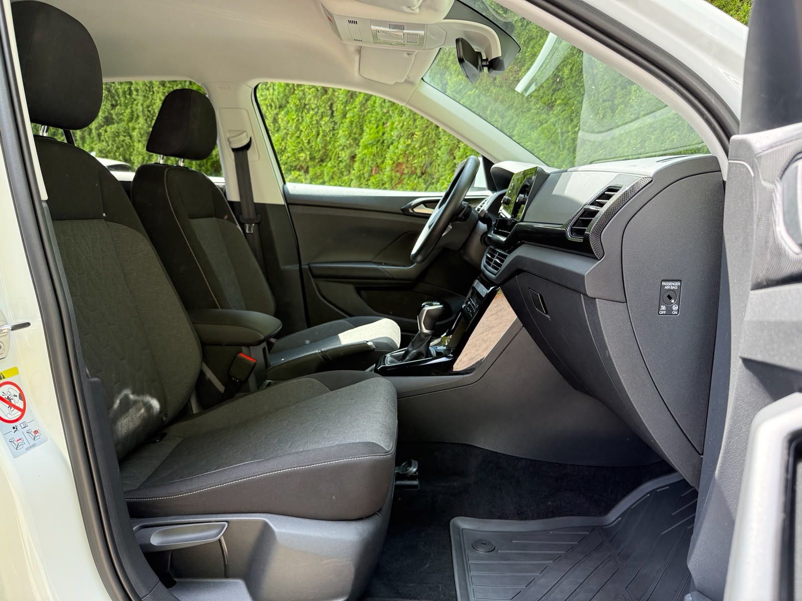 Fahrzeugabbildung Volkswagen T-Cross 1.0 TSI DSG Life LED+KAM+ACC+CARPL+SHZ+