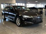 Skoda Superb Combi 2.0 TDI AHK+SPURH+LED+ACC+KAMERA - Skoda aus 2023