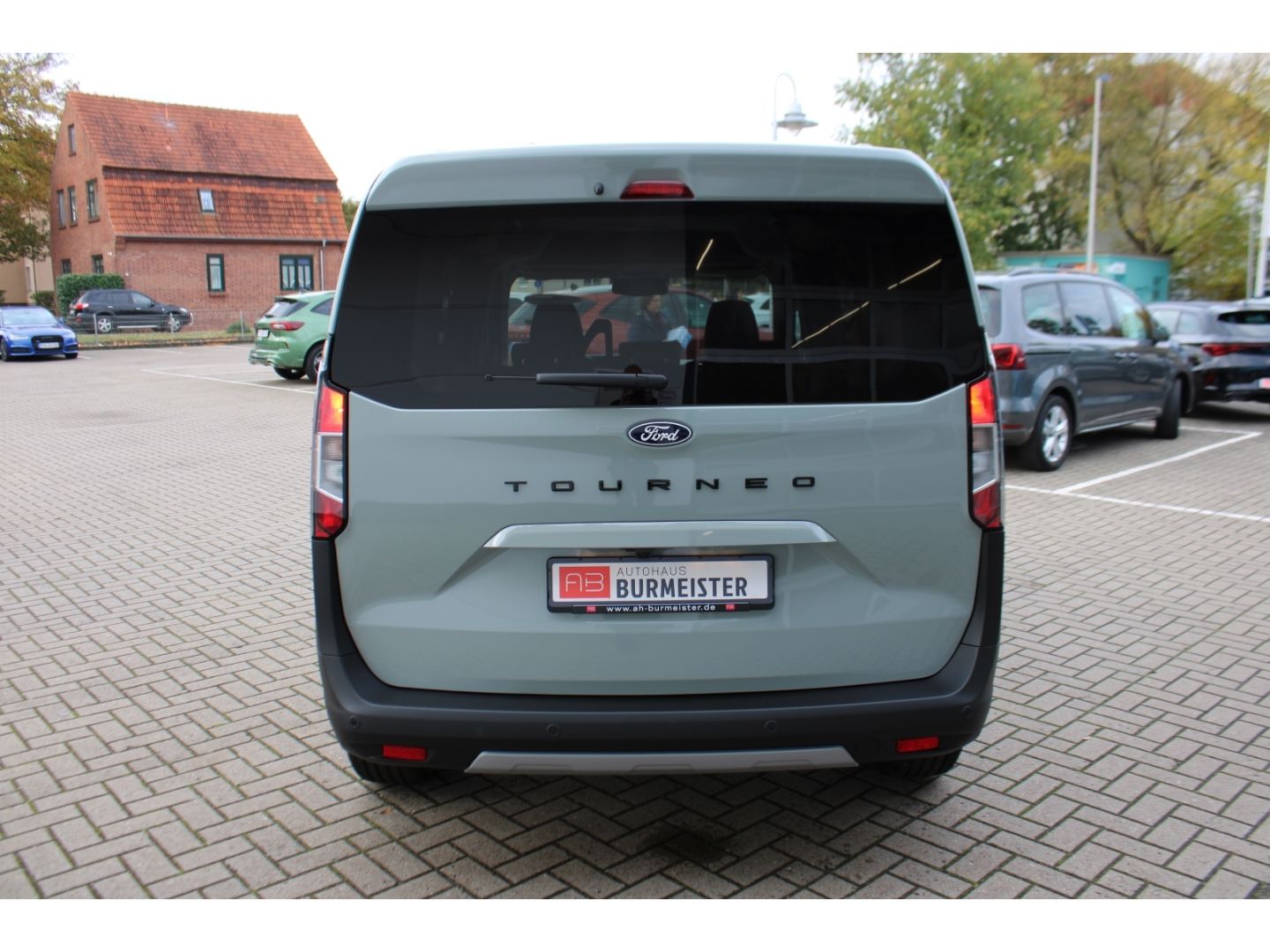 Fahrzeugabbildung Ford Tourneo Courier Active1,0 EcoBoost ACC Navi TWA