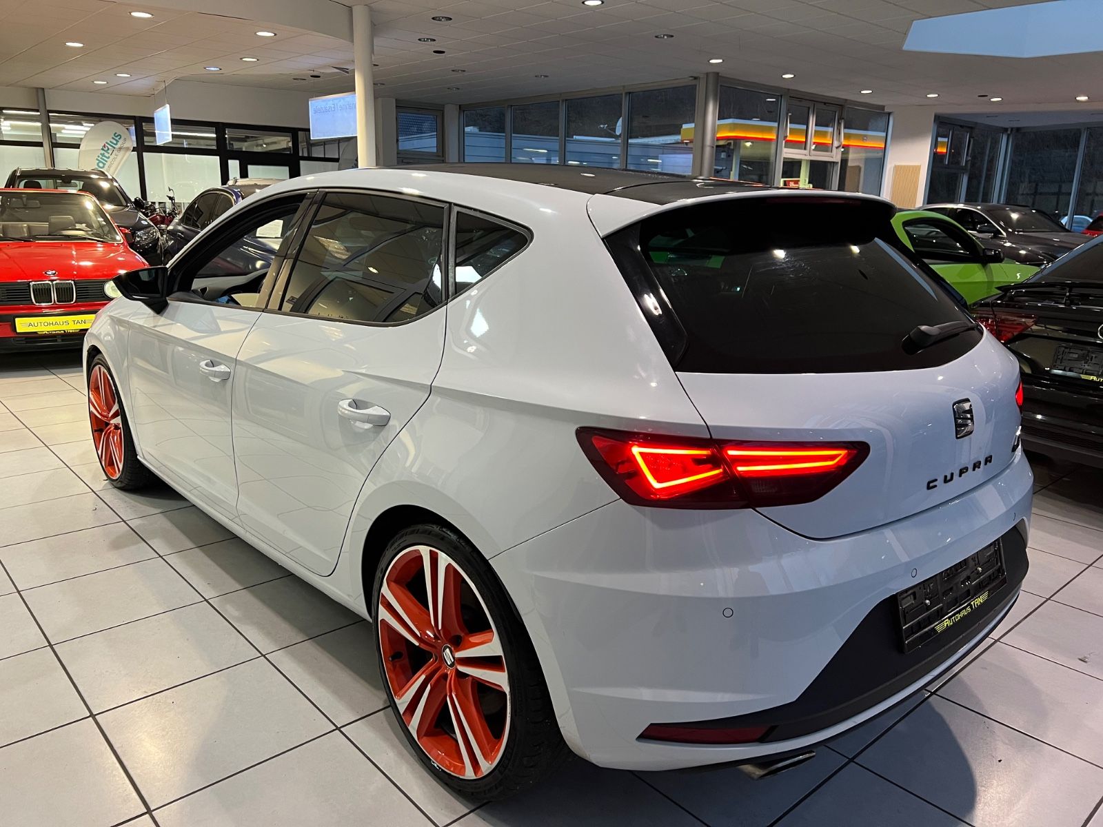 Fahrzeugabbildung SEAT Leon Cupra 290 DSG *ORANGE LINE * SCHALENSITZE *