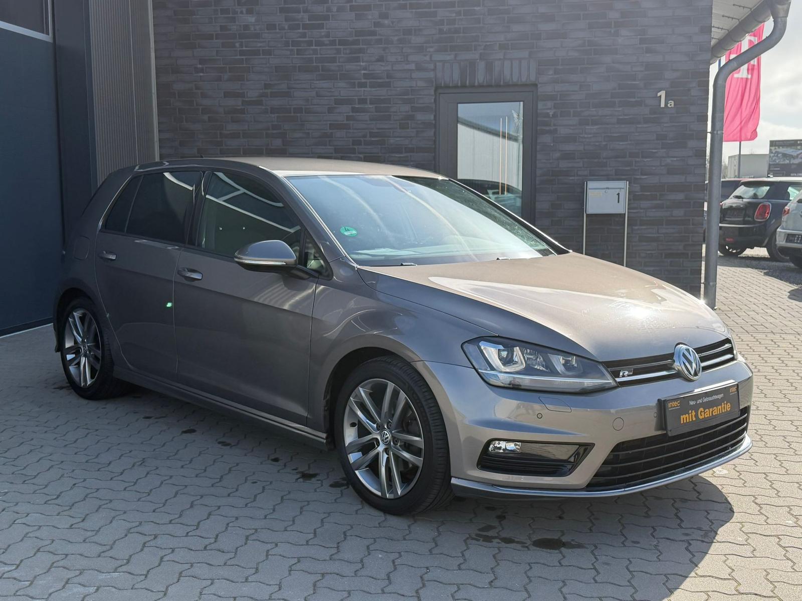 Volkswagen Golf VII-R-Line-DSG-AHK-SHZ-Temp-8Fach-PDC-LED