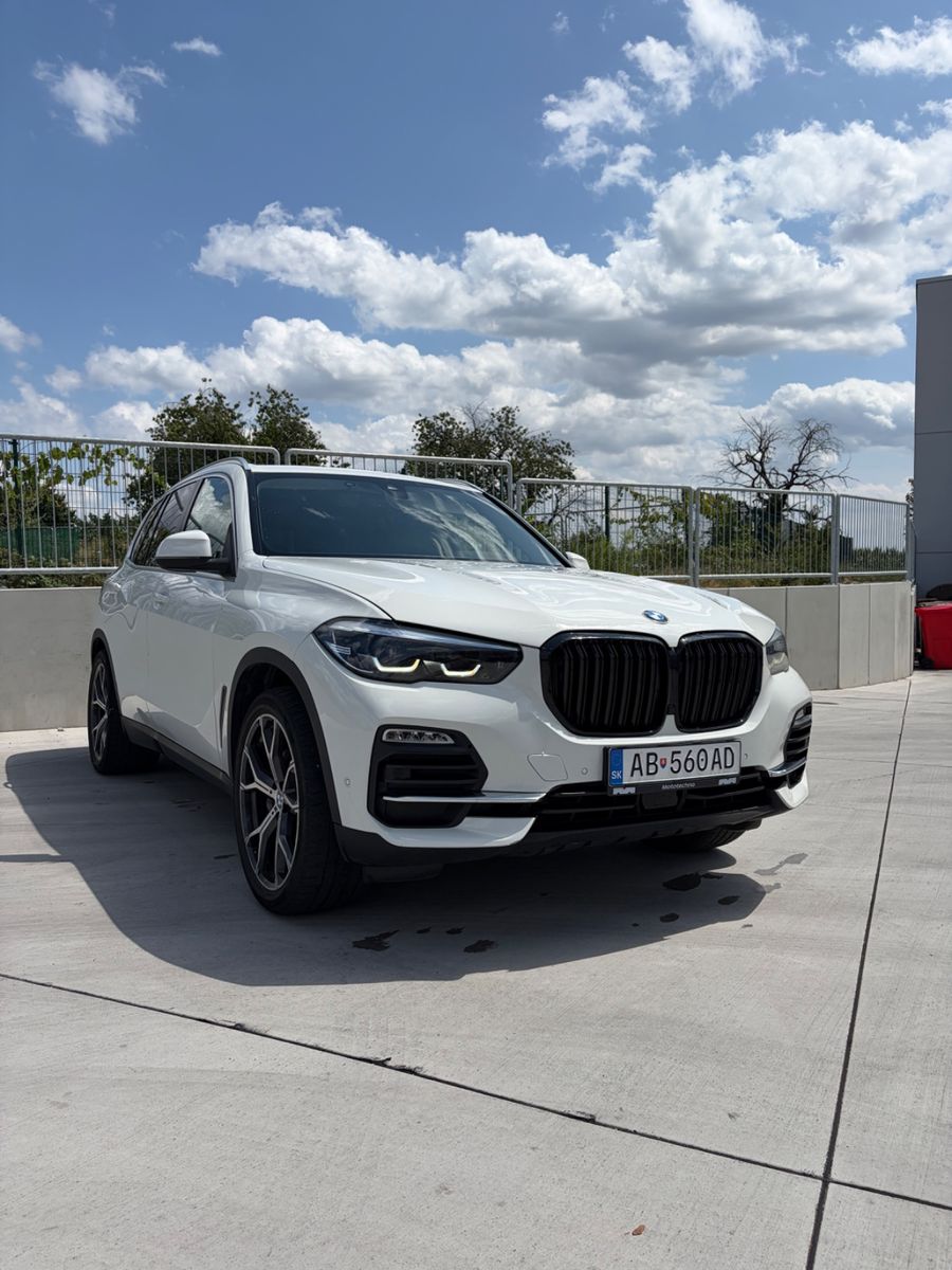 BMW X5 xDrive40i -