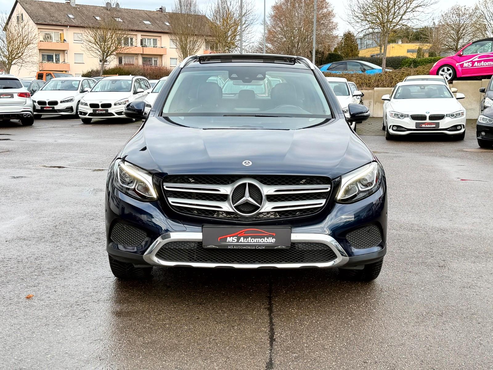 Mercedes-Benz GLC 300 4Matic Exclusive Pano_LED_Navi_HeadUp
