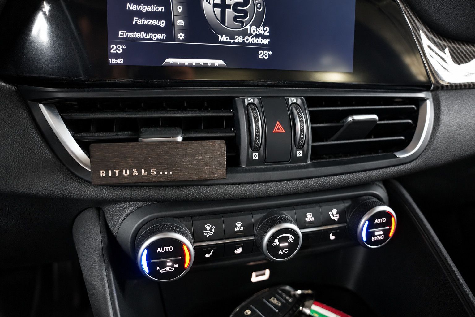 Fahrzeugabbildung Alfa Romeo Giulia Quadrifoglio *Carbon*HarmanKardon*ACC*Kam
