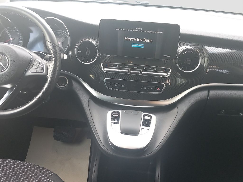 Fahrzeugabbildung Mercedes-Benz EQV 300 Lang 360*KeyLess*LED*PDC*SpurH*SpurW*AUT