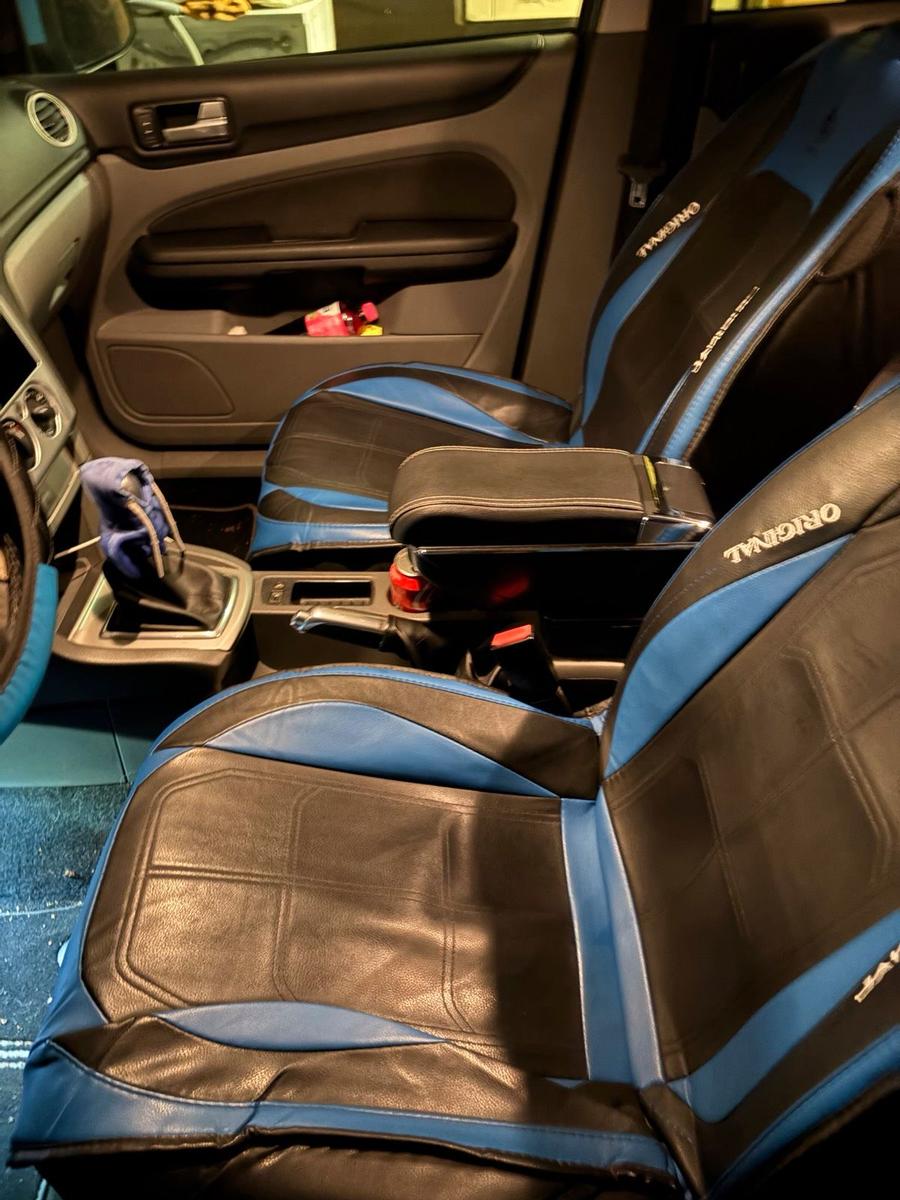 Ford Focus 2010 — photo 6