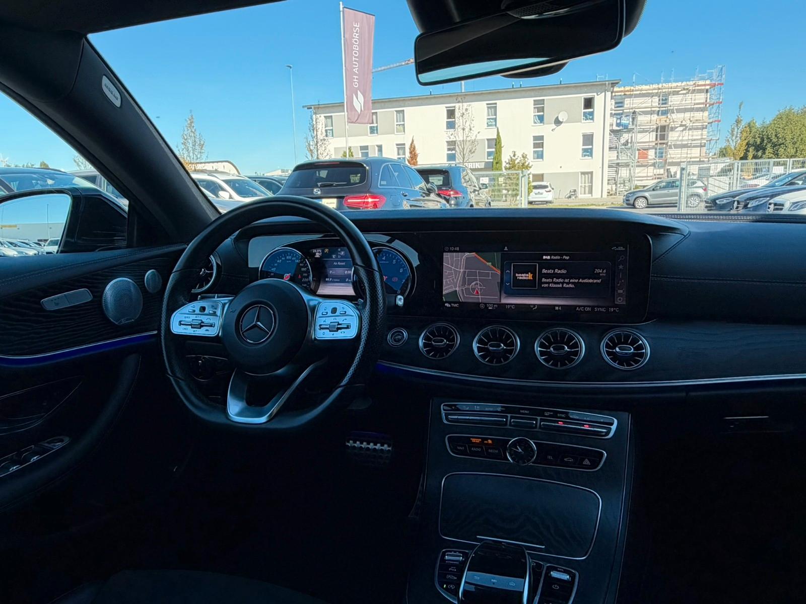 Mercedes-Benz E 200 Coupe 4Matic AMG*DISTR+*PANO*HUD*360°KAME