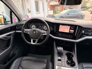 Volkswagen Touareg - 8