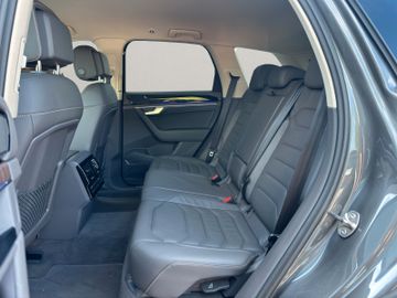 Volkswagen Touareg - 11