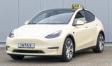 Tesla Model Y Performance Dual Motor AWD Taxi 1. Hand