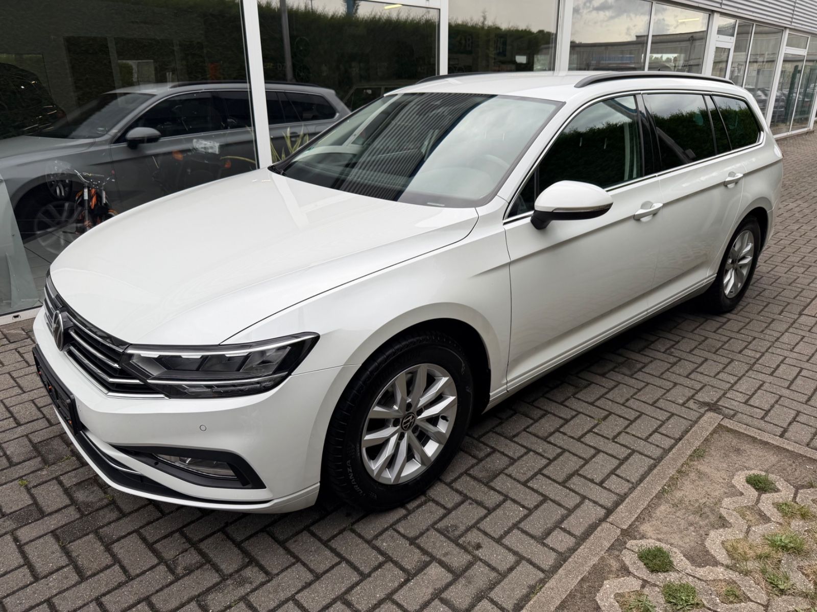 Volkswagen Passat Variant - 1