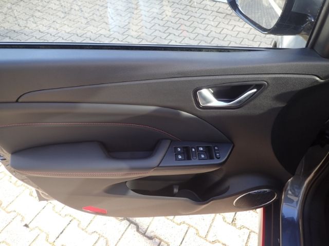 Fahrzeugabbildung DFSK Fengon 500 1.5 R-Cam Leder Licht+Regensensor DAB