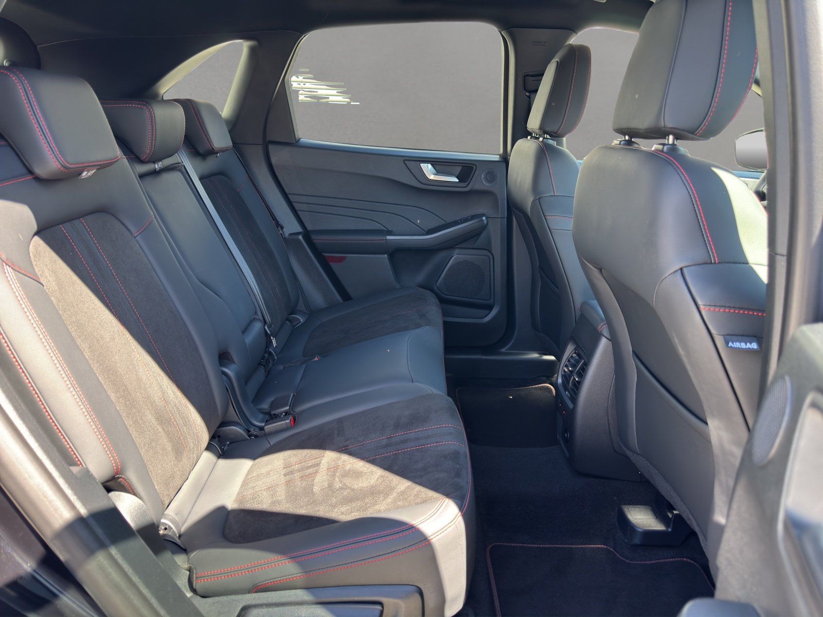 Fahrzeugabbildung Ford Kuga 1.5 ST-Line X MATRIX/ACC/KAMERA/NAVI/AHK/