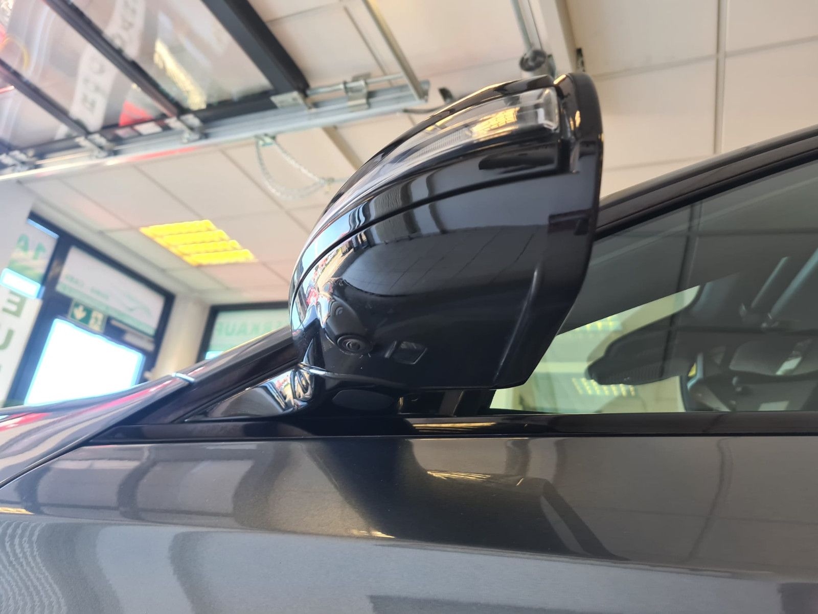 Fahrzeugabbildung Mercedes-Benz E 400 T-Modell 4Matic/ Multibeam / AHK / AMG