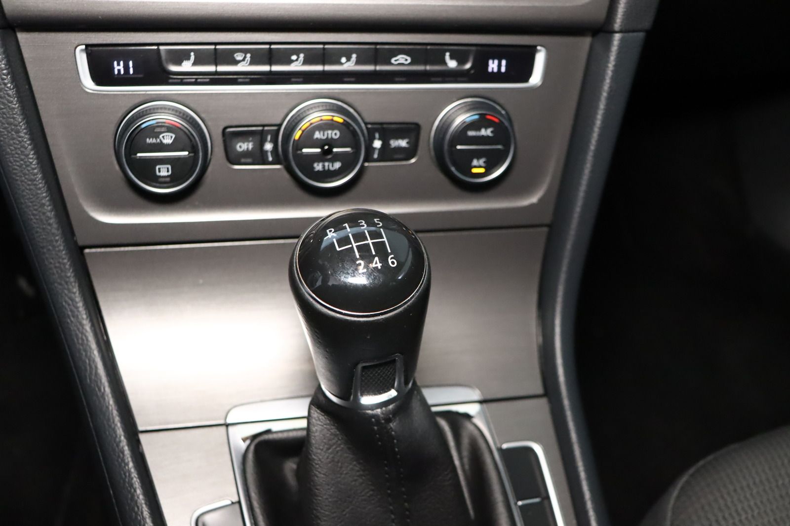 Fahrzeugabbildung Volkswagen Golf 1.4 TSI * PDC * Sitzhzg. * HU/AU neu