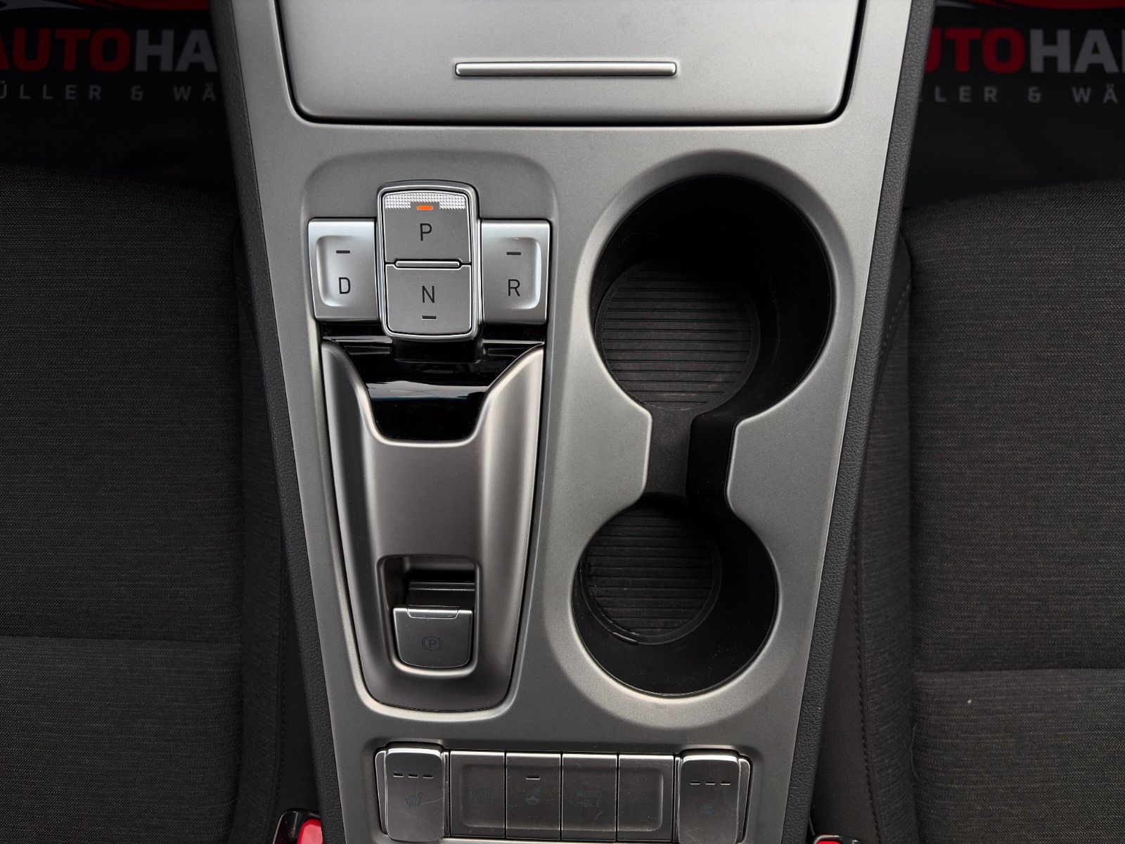 Fahrzeugabbildung Hyundai KONA E Select ACC LHZ SHZ LKAS PDC Kam CarPlay