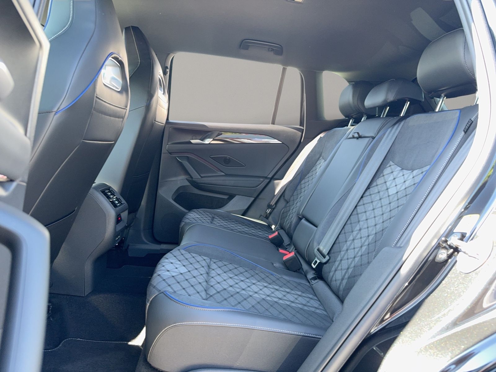 Tiguan 1.5 TSI eHybrid R-Line, AHK, IQ.Drive, Bl