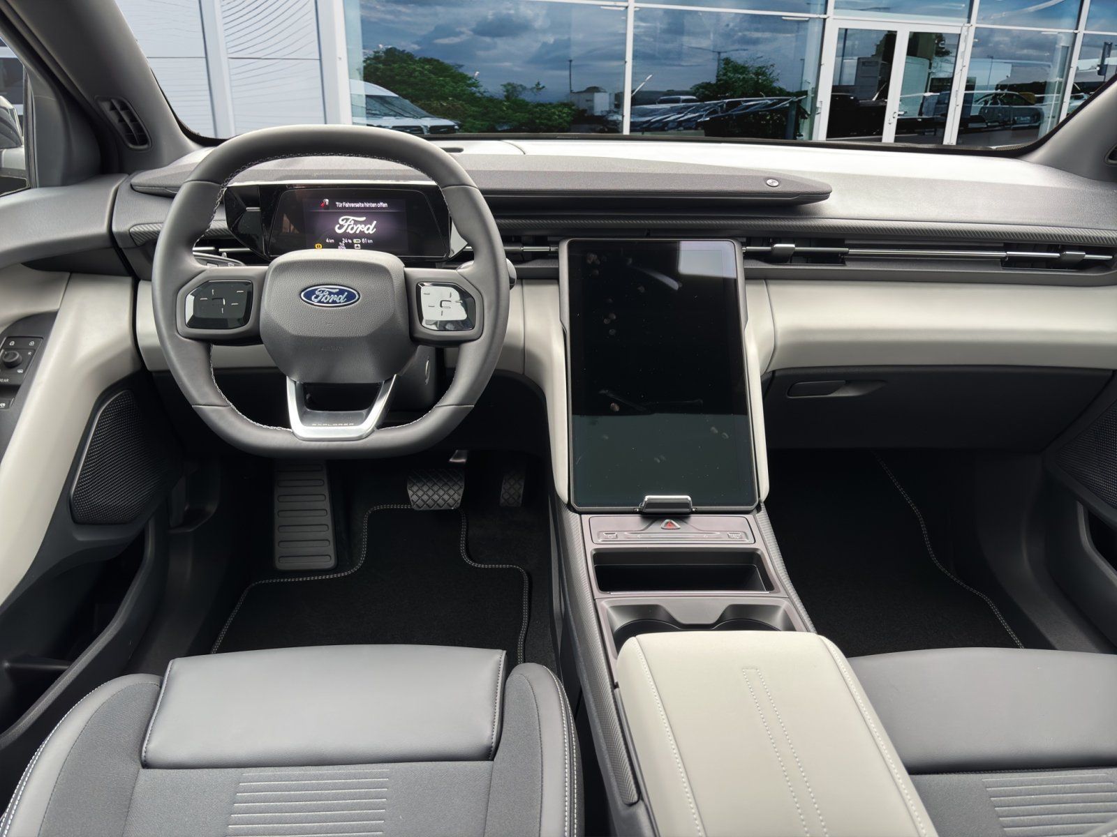 Fahrzeugabbildung Ford Explorer eMotor Premium RWD