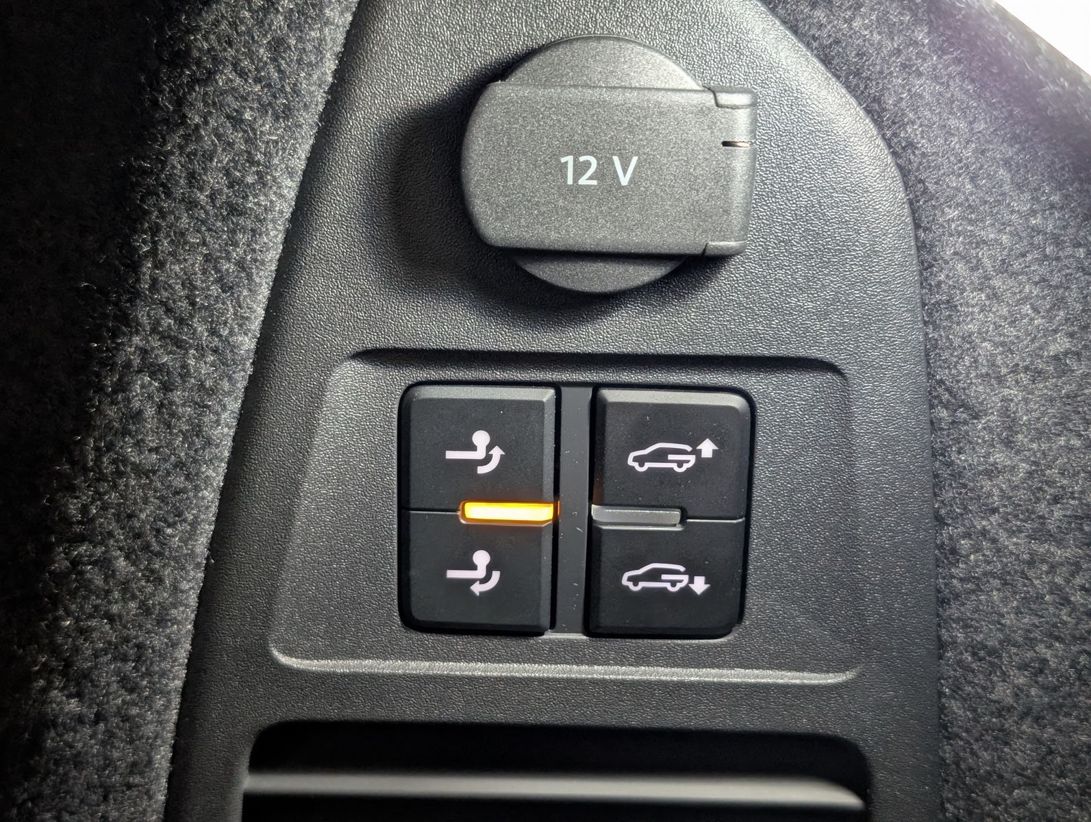 Fahrzeugabbildung Volkswagen Touareg 3.0TDI 4M R-Line VOLL Black 22" UPE 114T