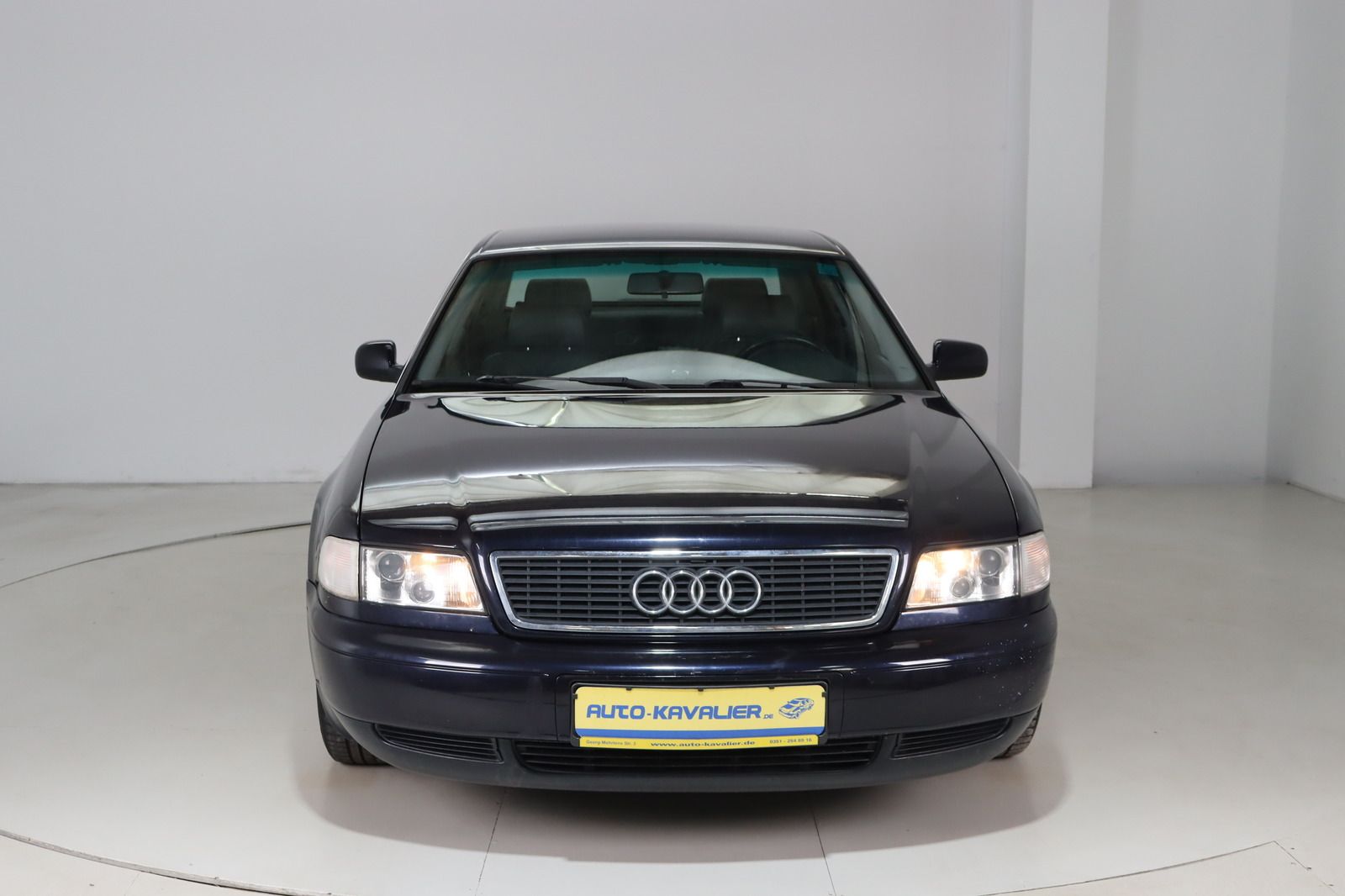 Fahrzeugabbildung Audi A8 2.8 *HU/AU 12.26 * Sizhzg. * Leder  * AHK