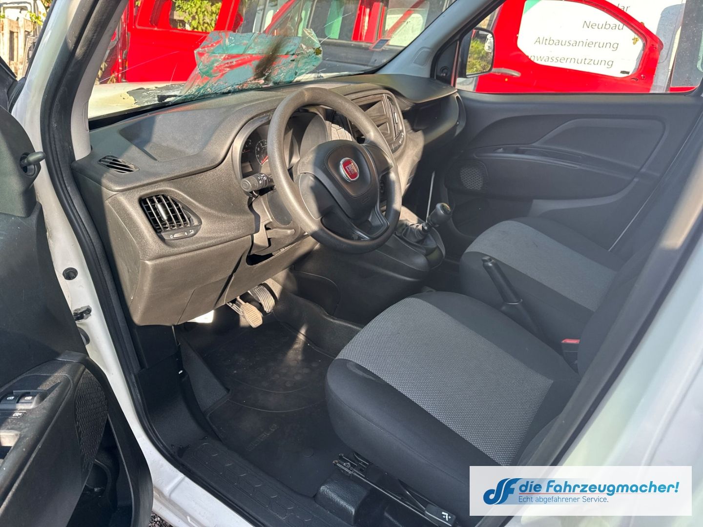 Fahrzeugabbildung Fiat Doblo Basis Kasten 1.4 *BRANDSCHADEN * MOTOR ZER