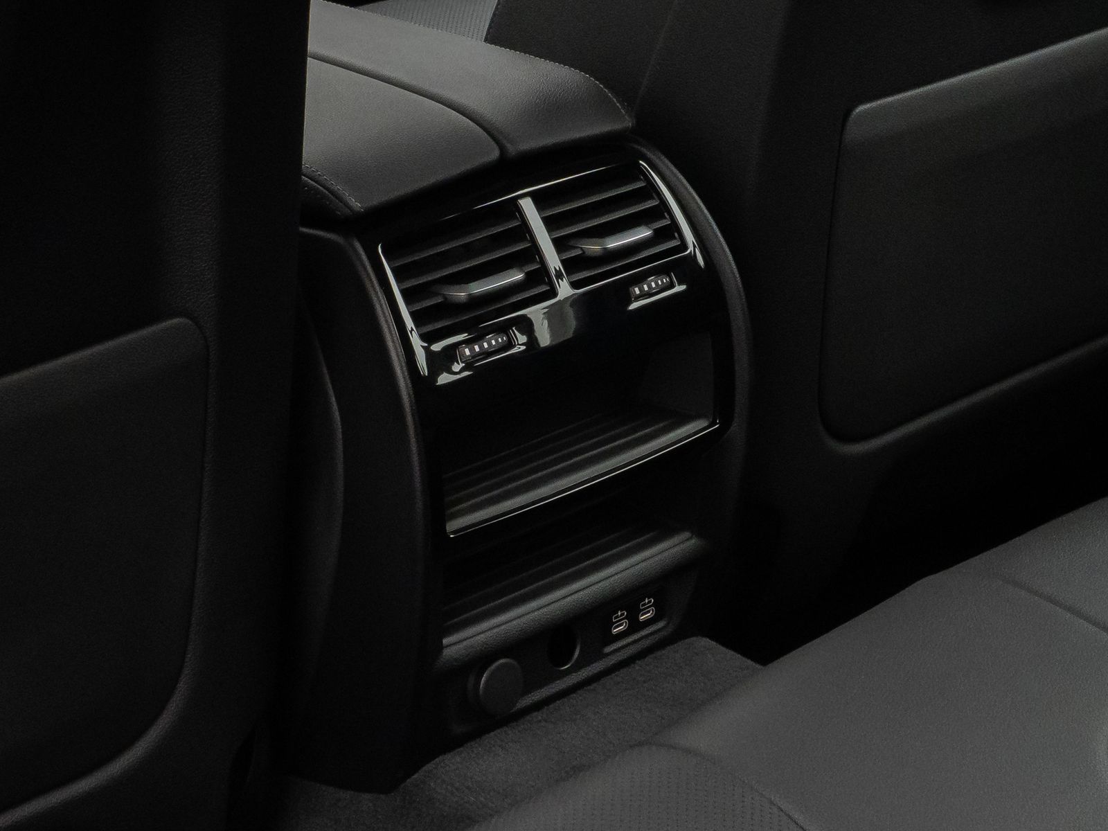 Fahrzeugabbildung BMW 530e Kamera DAB WLAN CockPitPro ACC Alarm LED