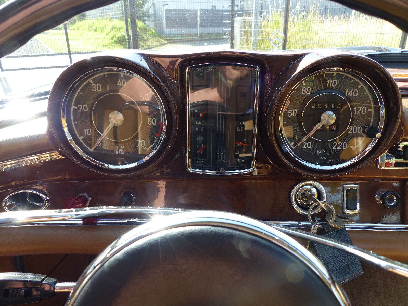 Fahrzeugabbildung Mercedes-Benz 250 SE Coupe W 111