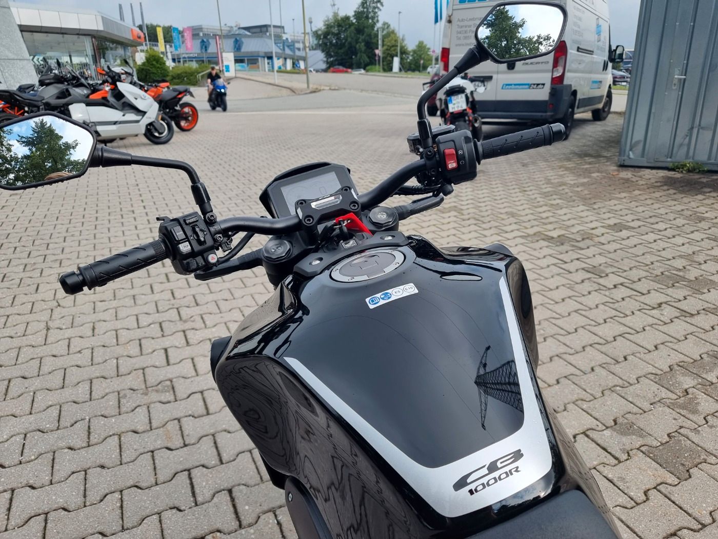 Fahrzeugabbildung Honda CB 1000 R Black Edition 2024