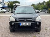 Hyundai TUCSON - Hyundai TUCSON: Van