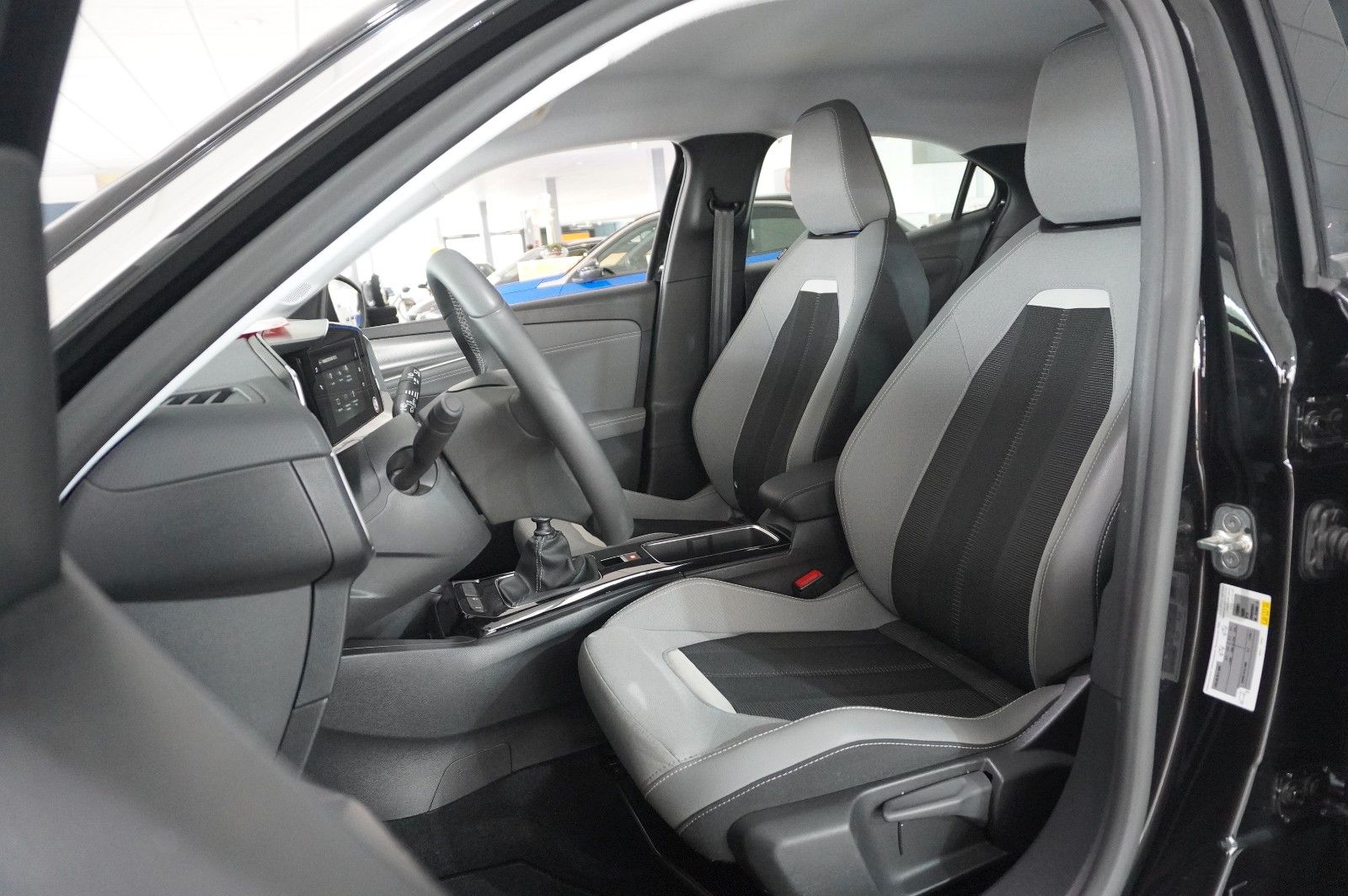 Fahrzeugabbildung Opel Mokka ELEGANCE 1.2T NAVI/LED/KAMERA/SPORT/SH/DAB