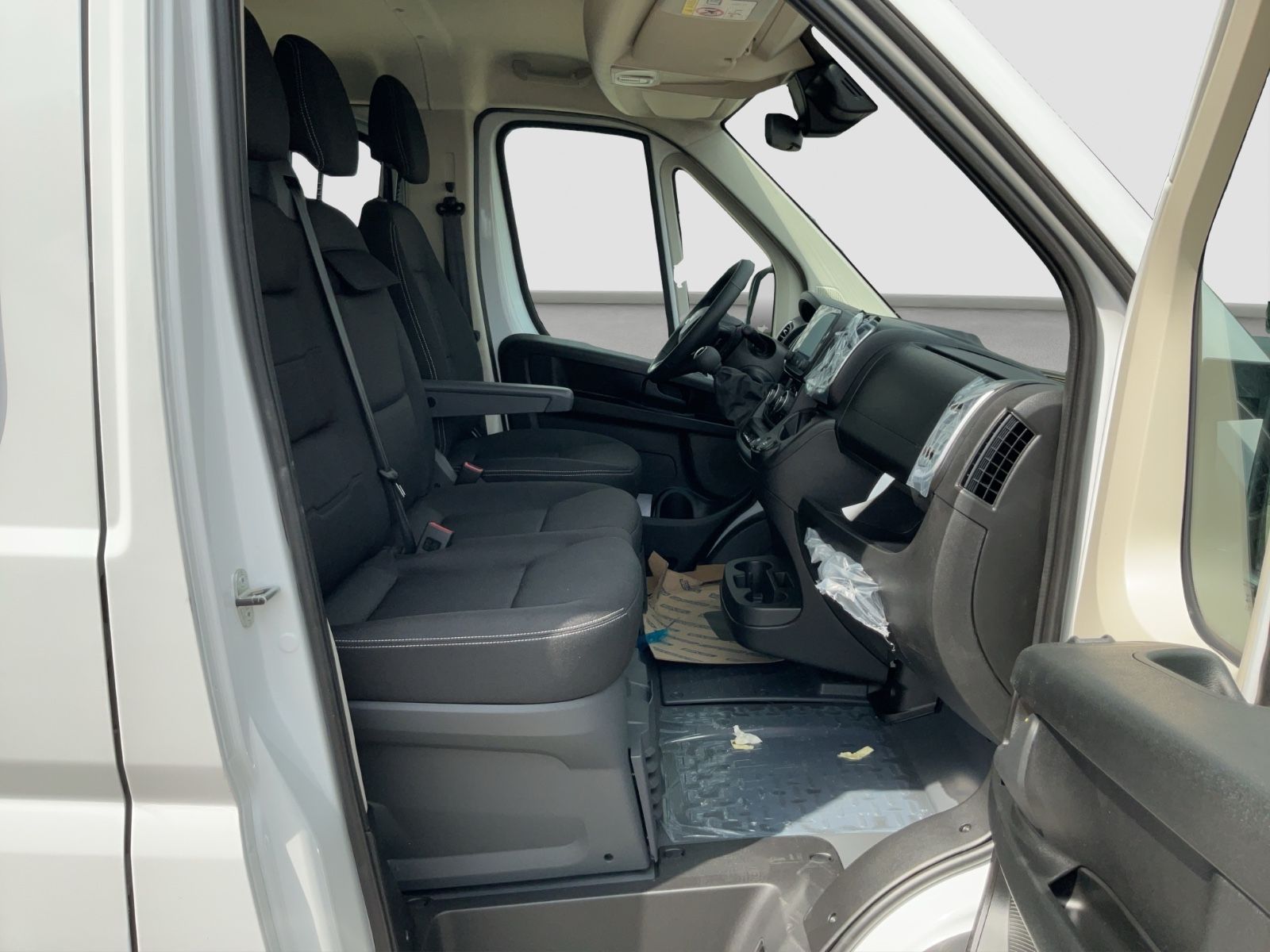 Fahrzeugabbildung Fiat Ducato Pritschenwagen Doppelkabine 140 MTL4