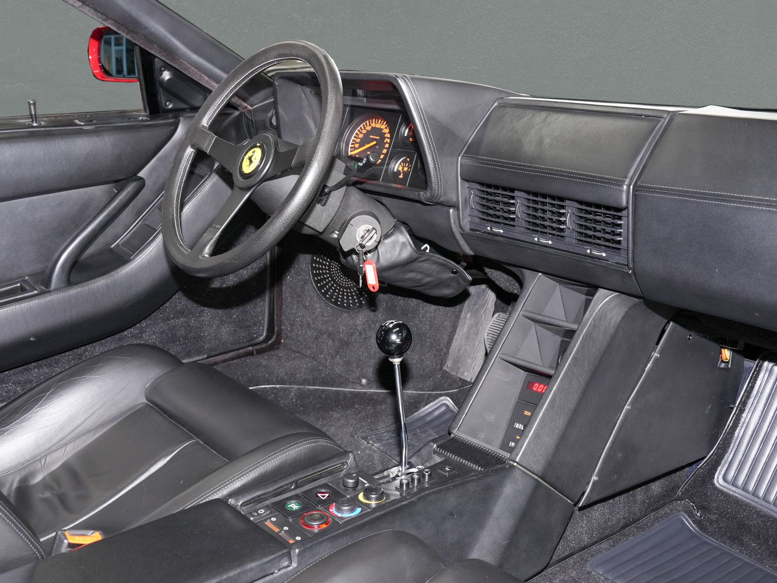 Fahrzeugabbildung Ferrari Testarossa - 38000 Km | im sehr guten Zustand!