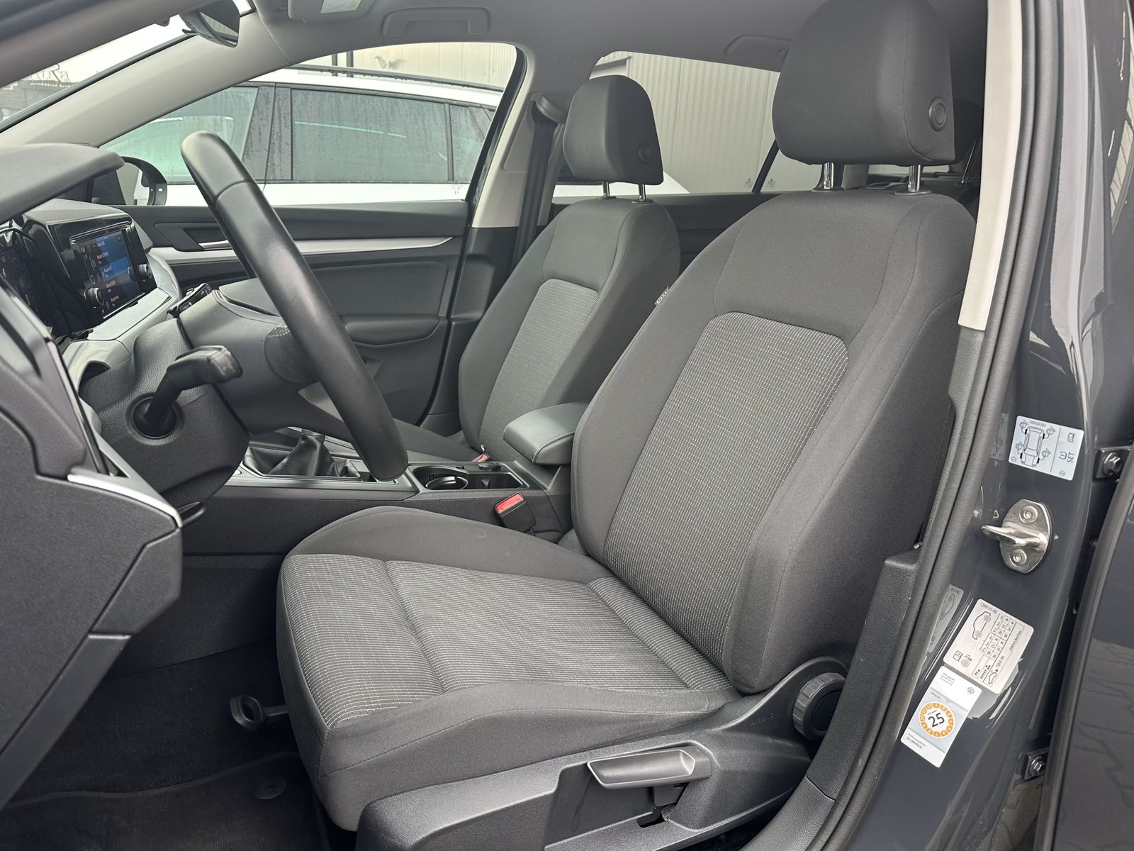 Fahrzeugabbildung Volkswagen Golf Variant 2.0 TDI LED+APS+TEMPOMAT+DIGDISPLAY