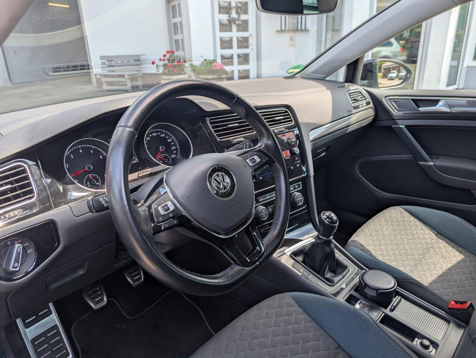 Volkswagen Golf 1.5TSI IQ.DRIVE Navi Beh. Front Kamera Totw, миниатюра 7