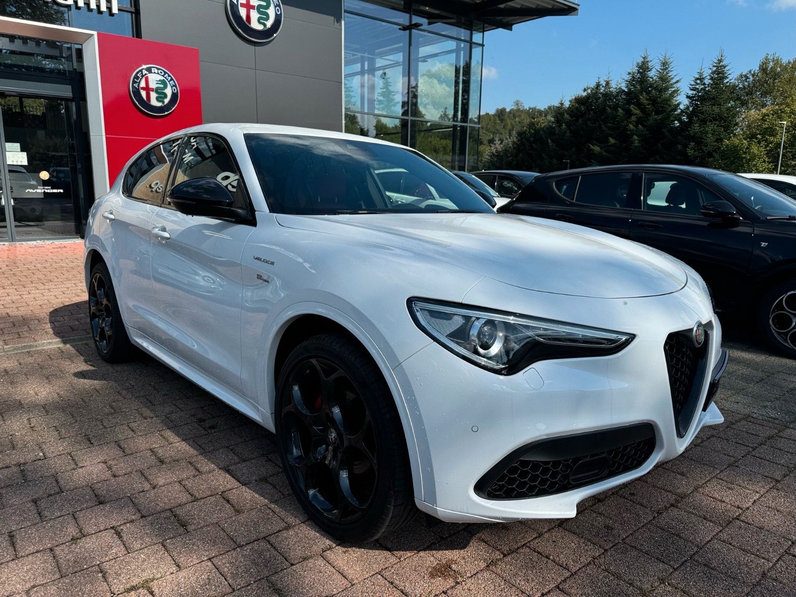 Fahrzeugabbildung Alfa Romeo STELVIO VELOCE 280PS Q4 MEMORY TOTWINKEL NAVI